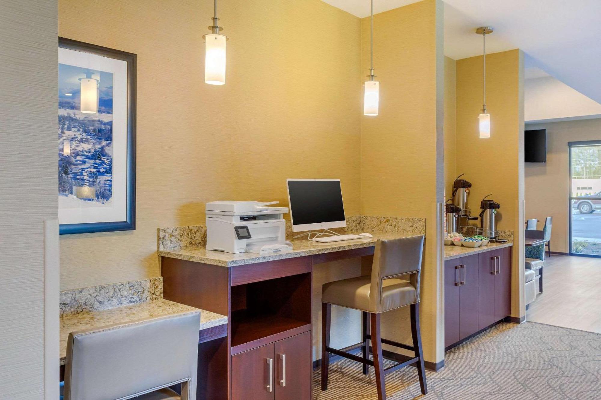 Comfort Suites Burlington Near I-5 Exteriér fotografie