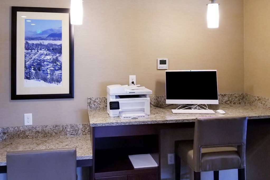 Comfort Suites Burlington Near I-5 Zařízení fotografie